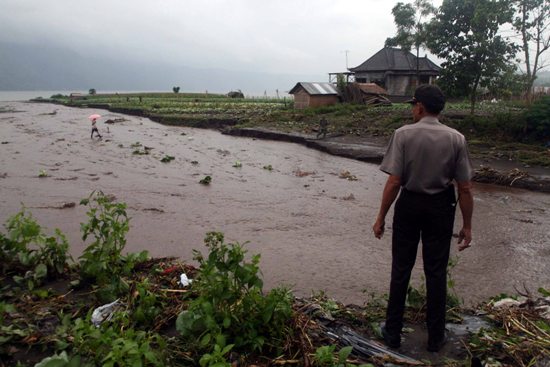 Enam Orang Tewas Dan Dua Hilang Dalam Banjir Di Bangli Bali - Greeners.Co